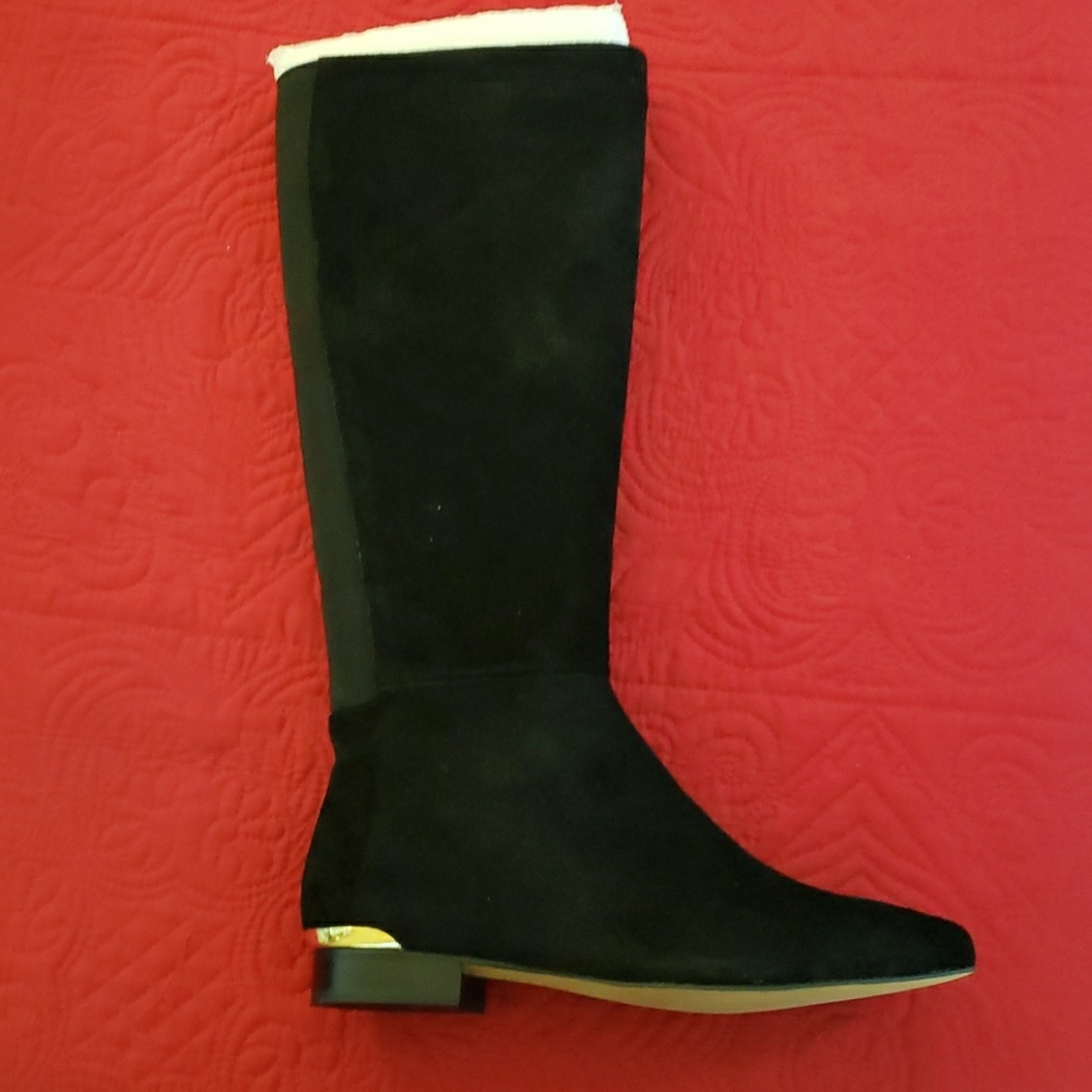 Boots - Picture 4 of 5